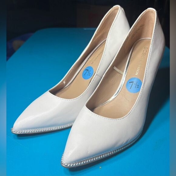 BCBGeneration Hallix Chain Detail Pumps Shoes White & Silver Womens Size 7.5 EPC - Picture 8 of 11